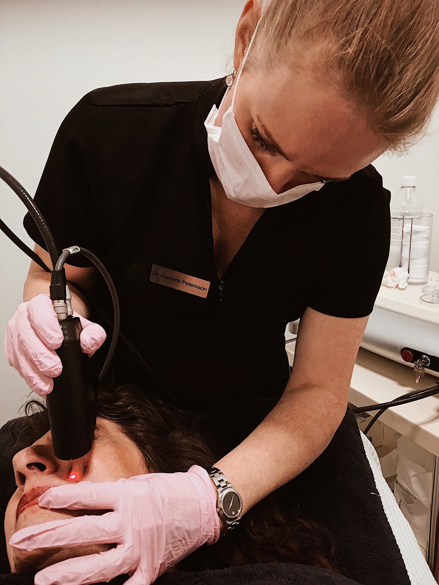 HUDOPPSTRAMMING MED LASER